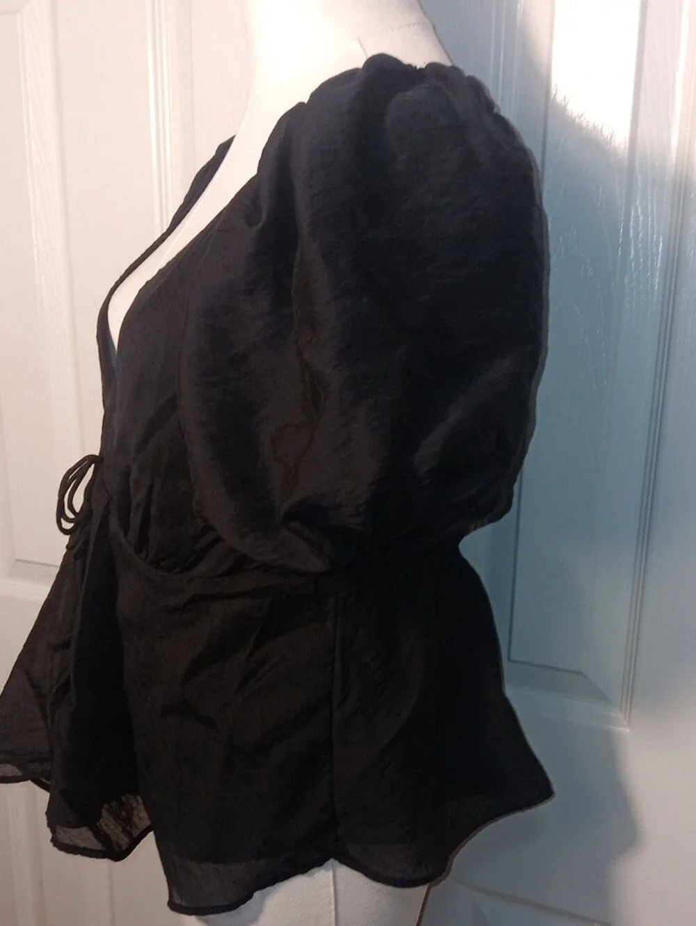 Abercrombie & Fitch Black V-Neck Puff Sleeve Tie Front Peplum Blouse